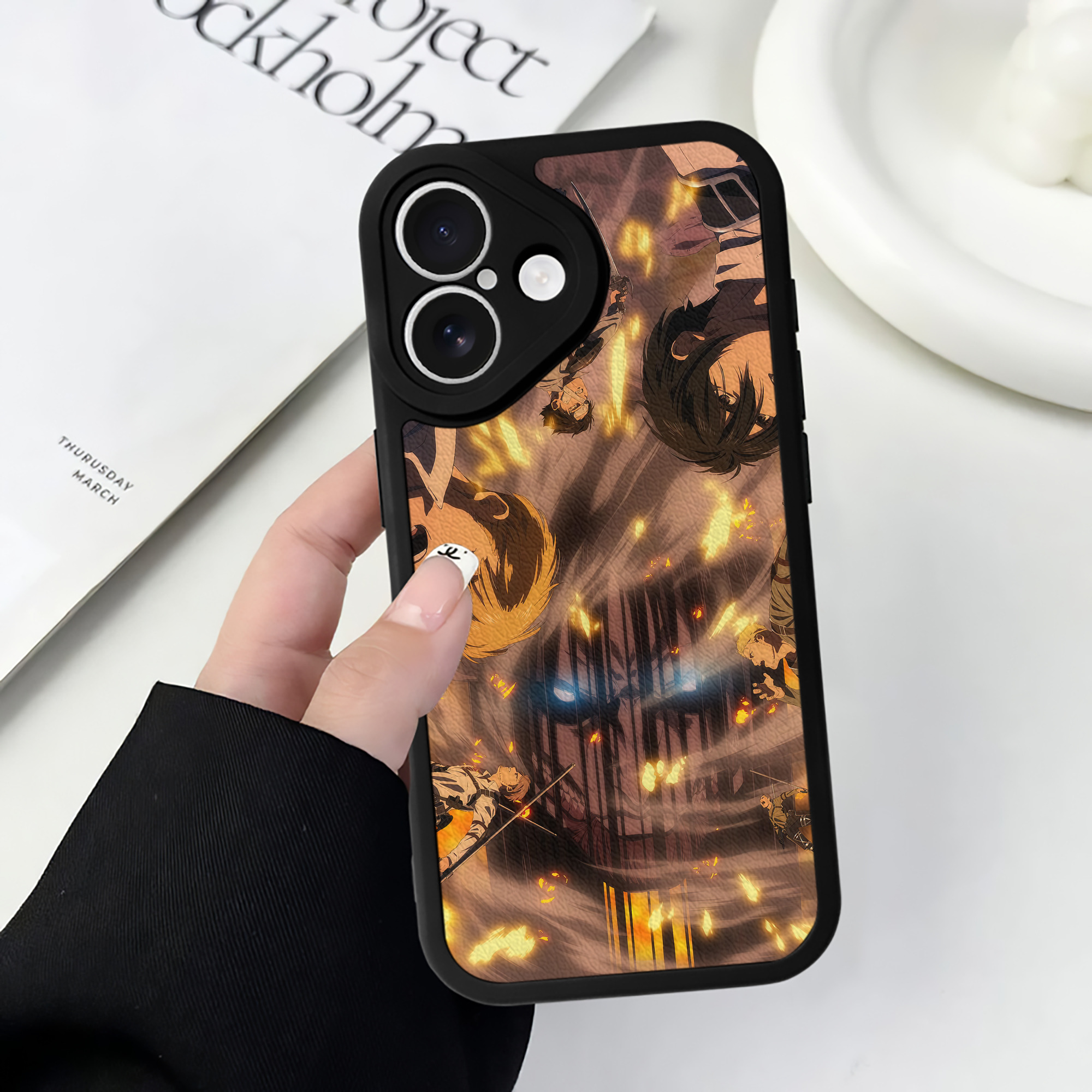 （画像用） 進撃の巨人 Attack on Titan 【iPhone 16シリーズ対応】シリコンスマホケース（レザー調） 材質：シリコン